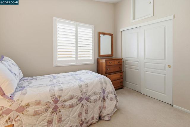 443 Mandarin Cir, Vacaville CA: https://media.crmls.org/mediaz/00d8013e-a4f3-4fe5-9cda-d288031c33a6.jpg