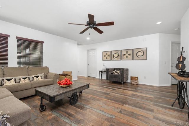 Detail Gallery Image 14 of 34 For 534 Wildrye Ct, Hemet,  CA 92543 - 6 Beds | 3 Baths