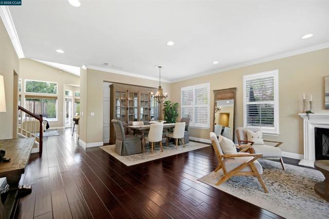 139 Shelterwood Ln, Danville CA: https://media.crmls.org/mediaz/00d85a9b-c2a2-438e-994f-3cad20d8b67b.jpg