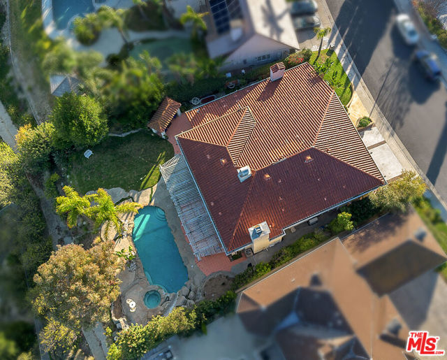 6024 Woodland View Drive, Woodland Hills CA: https://media.crmls.org/mediaz/00d90810-5079-43ce-b3d9-feefa3554a6c.jpg