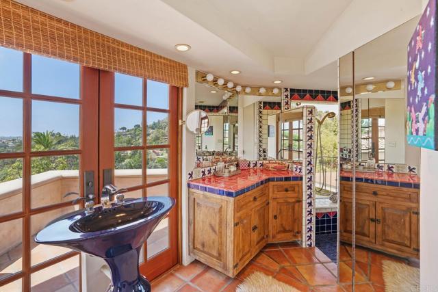 4652 Resmar Road, La Mesa CA: https://media.crmls.org/mediaz/00d91dac-b458-4a17-86fd-14e0f8dfea07.jpg