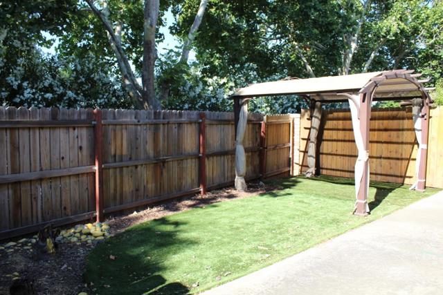 1025 Fillippelli Drive, Gilroy CA: https://media.crmls.org/mediaz/00d97600-60ca-430e-a6b9-44f8fc3d2e1c.jpg