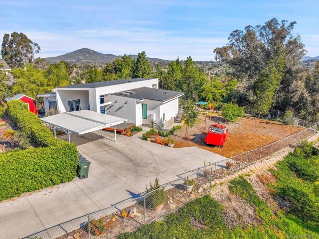 9226 Briercrest Dr, La Mesa CA: https://media.crmls.org/mediaz/00d9b19f-763d-4adb-bf00-c1d1c0b4c8e2.jpg