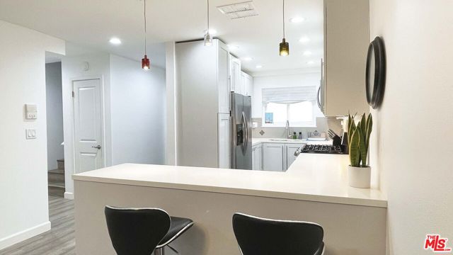 1443 25th Street, Santa Monica CA: https://media.crmls.org/mediaz/00dab7aa-fa09-4e24-9864-e3c7523fa7f9.jpg