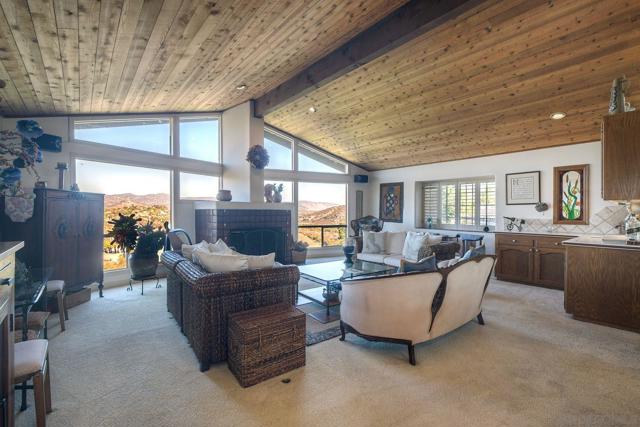 2848 Sunset Hills, Escondido CA: https://media.crmls.org/mediaz/00dae32d-2bd8-4d12-bd1f-773b4e79b51e.jpg