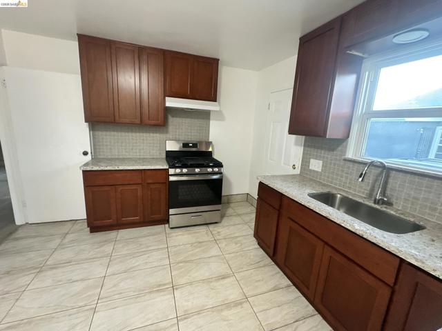 Image 27 of 40 For 1075 47th St