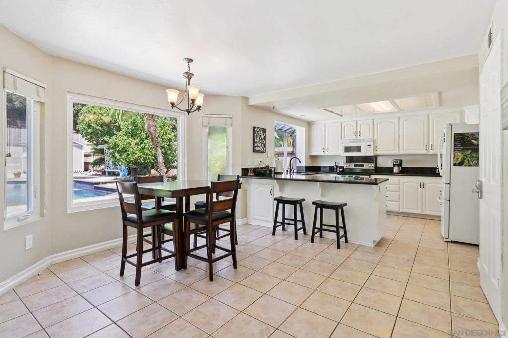 MLS #250035843SD img 14