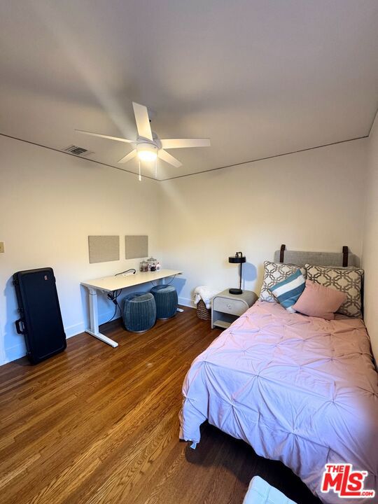 6155 Poppy Peak Drive, Los Angeles CA: https://media.crmls.org/mediaz/00dc6dbe-0b68-44ba-9561-43d49d03161a.jpg