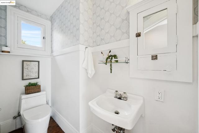 919 Mckinley Ave, Oakland CA: https://media.crmls.org/mediaz/00dc7f6f-5f13-48a9-bbf5-6f92640f44ab.jpg