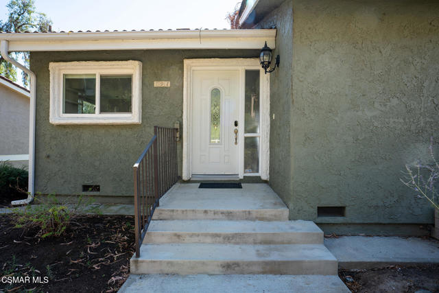 191 Rockrose Lane, Oak Park CA: https://media.crmls.org/mediaz/00dc82dd-0869-42c0-9f7f-28d1f90b9505.jpg