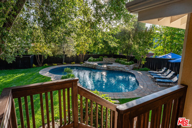 23040 Blue Bird Drive, Calabasas CA: https://media.crmls.org/mediaz/00dd85af-3658-4095-b48c-4d356aa2427d.jpg
