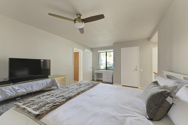 2545 Miramonte W Circle, Palm Springs CA: https://media.crmls.org/mediaz/00ddc959-dc8b-466b-bb80-2bbec6b96405.jpg
