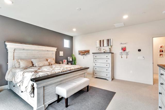 172 Vienna Way, Hollister CA: https://media.crmls.org/mediaz/00ddf7cb-97b3-4998-80a7-4fbb3261d178.jpg