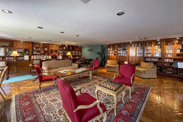 4956 Lamia Way, Oceanside CA: https://media.crmls.org/mediaz/00de4371-e3bd-48f1-8093-1c3205d24c5c.jpg