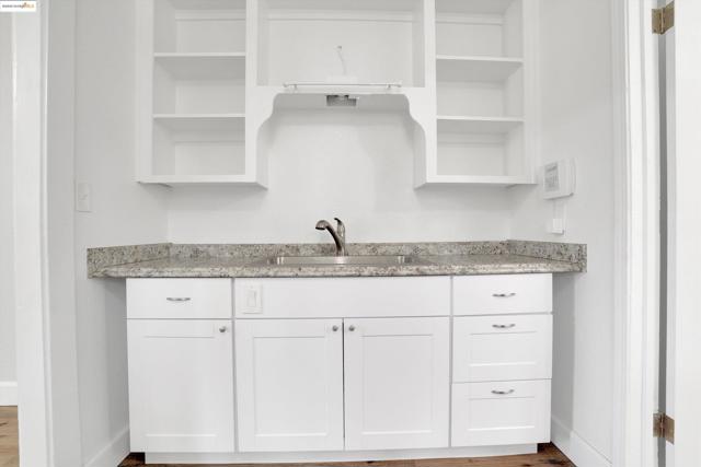 3208 Hosie Ave, Byron CA: https://media.crmls.org/mediaz/00df1a6b-4131-44ce-9ea6-6b4facbb3c4b.jpg