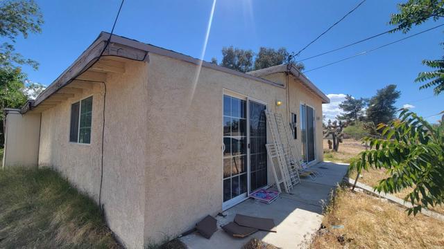 Detail Gallery Image 2 of 8 For 57111 Buena Vista Dr, Yucca Valley,  CA 92284 - 2 Beds | 2 Baths