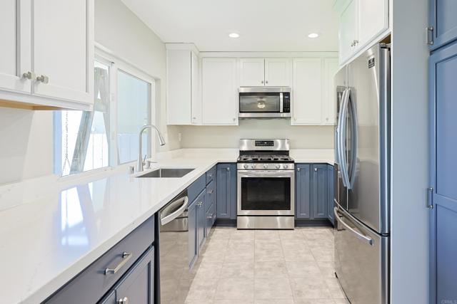Detail Gallery Image 14 of 53 For 10225 Molino, Santee,  CA 92071 - 5 Beds | 2/1 Baths