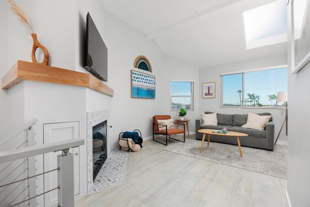 Detail Gallery Image 7 of 47 For 880 Home Ave #G,  Carlsbad,  CA 92008 - 3 Beds | 2/1 Baths