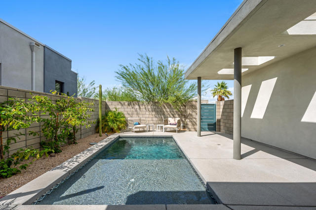781 Fountain Drive, Palm Springs CA: https://media.crmls.org/mediaz/00e1aaf7-f081-49ea-ad73-03b4175407a4.jpg