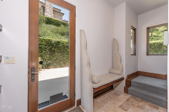 2330 Crystal Lane, Pasadena CA: https://media.crmls.org/mediaz/00e28e48-e8b1-4a9a-a7ed-c119d93588dc.jpg