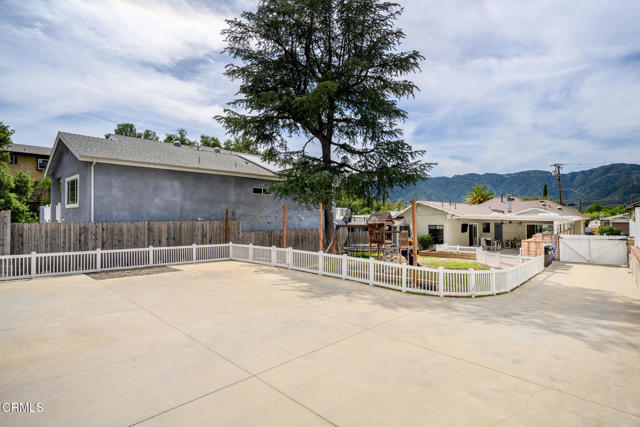 Image 36 of 46 For 4312 Briggs Avenue