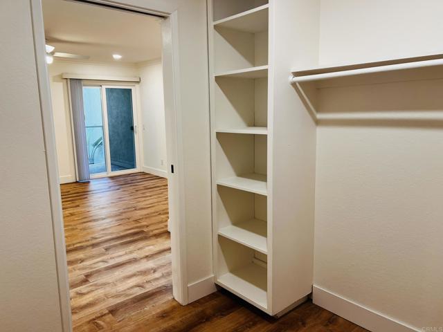 4587 Cove Drive, Carlsbad CA: https://media.crmls.org/mediaz/00e2da98-de88-493f-b9c8-36868a6e9f1d.jpg