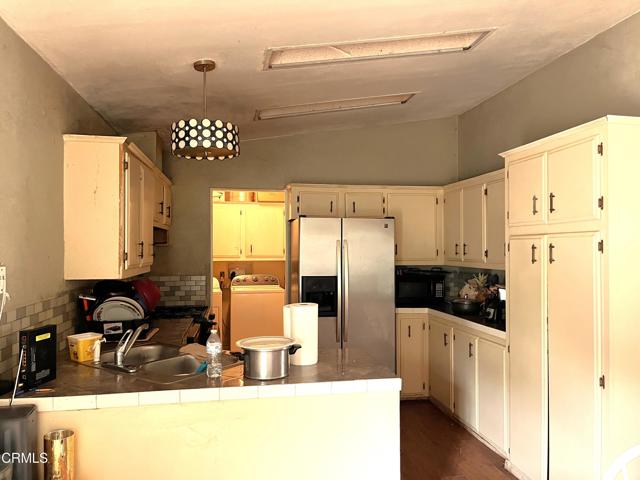 Detail Gallery Image 4 of 20 For 397 Hupa St, Ventura,  CA 93001 - 3 Beds | 2 Baths