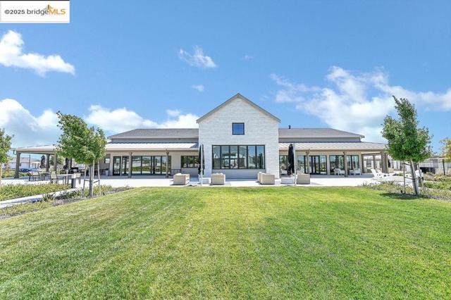 2291 Revival Lane, Rio Vista CA: https://media.crmls.org/mediaz/00e38f3e-33d6-4a92-87fd-1b67cd8f966a.jpg