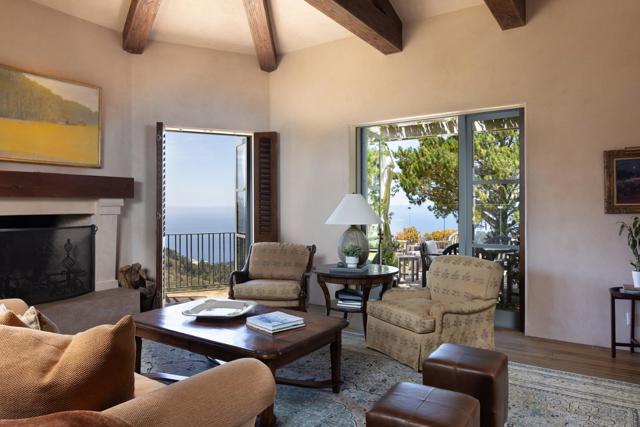 3200 Red Wolf Drive, Carmel CA: https://media.crmls.org/mediaz/00e41849-6390-4cea-9fc1-90d564d99682.jpg