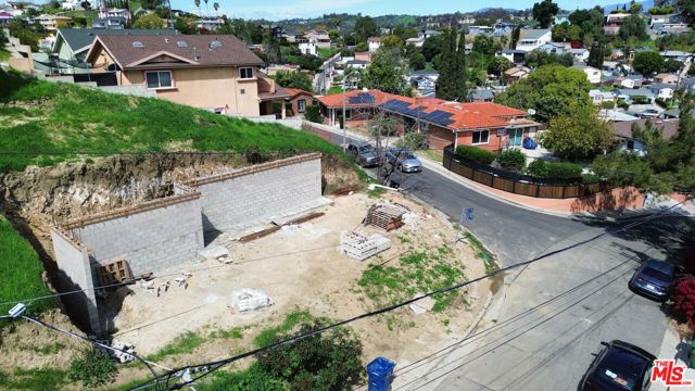 2849 Adkins Avenue, Los Angeles CA: https://media.crmls.org/mediaz/00e4e7a3-d472-4993-8301-e4eab5ad7a4b.jpg
