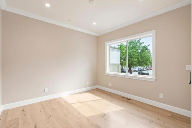 30 16th Avenue, San Mateo CA: https://media.crmls.org/mediaz/00e51e90-36bc-47f4-a5c2-660096dc699b.jpg