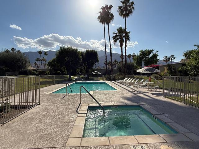 1665 S La Reina Way, Palm Springs CA: https://media.crmls.org/mediaz/00e67698-60c2-4e2e-8b50-6d852d95ba43.jpg