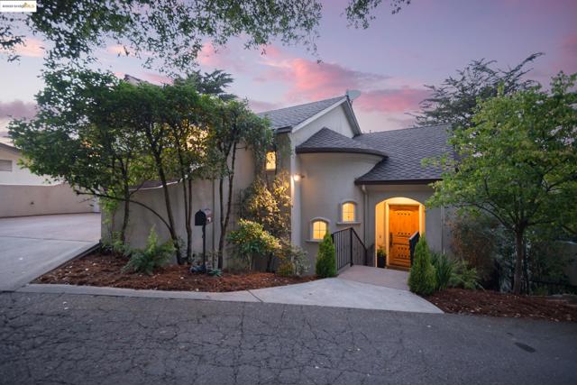 50 Pine Hills Ct, Oakland CA: https://media.crmls.org/mediaz/00e6fd6b-e937-4aaf-9f74-a913e0a8eba7.jpg
