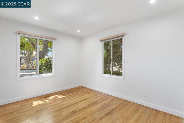 16080 Via Del Sol, San Lorenzo CA: https://media.crmls.org/mediaz/00e7abe7-789c-4a5a-8a4a-e40f810a0a28.jpg