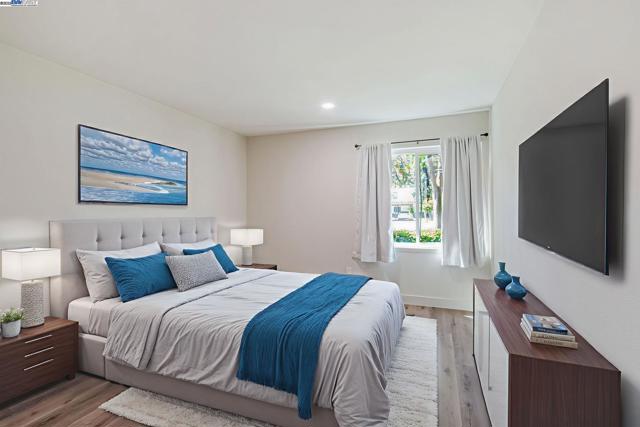 291 Tradewinds Dr, San Jose CA: https://media.crmls.org/mediaz/00e7bde3-b5e3-4282-858a-361421793591.jpg