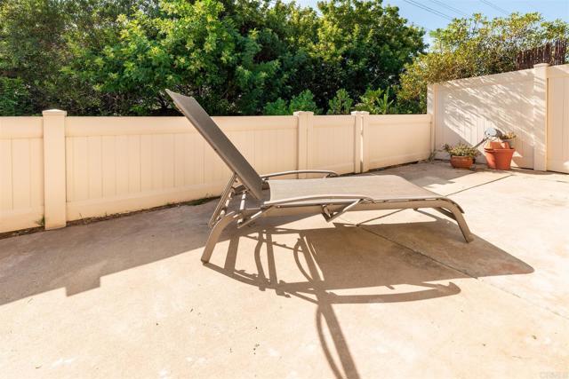 Detail Gallery Image 10 of 16 For 1737 Pleasantdale Dr, Encinitas,  CA 92024 - 2 Beds | 2 Baths