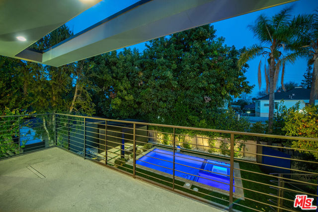 4906 Van Noord Avenue, Sherman Oaks CA: https://media.crmls.org/mediaz/00e7d648-8ab0-4fb7-b7d1-bf7131cdb9ec.jpg