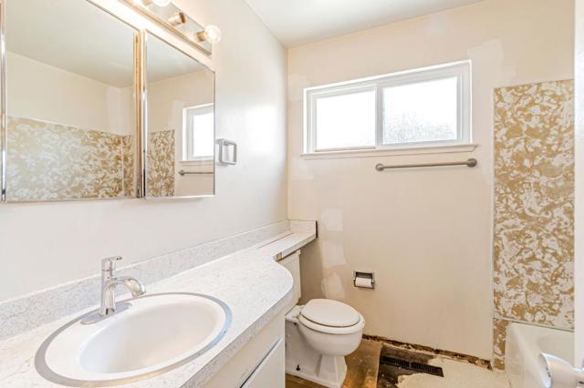 945 San Ramon Court, Mountain View CA: https://media.crmls.org/mediaz/00e7ed4d-53c1-4a5c-93d2-e385fc1e8f32.jpg