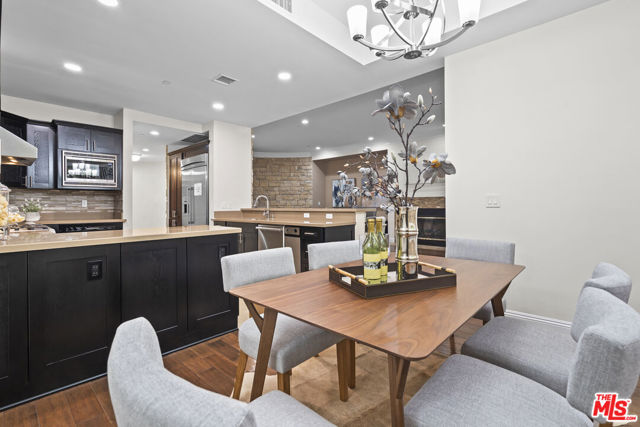 4848 Wilshire Boulevard, Los Angeles CA: https://media.crmls.org/mediaz/00e83030-5615-4285-a62e-bdaae7eb8e8d.jpg