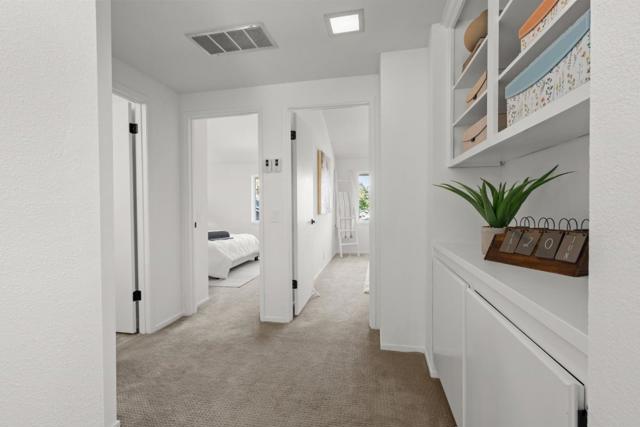 17 Spinnaker Place, Redwood City CA: https://media.crmls.org/mediaz/00e83e50-8596-4629-8a7c-e4ce9190a533.jpg