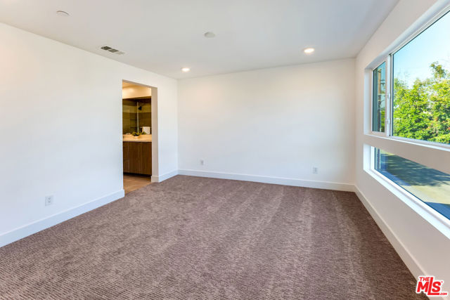 5258 Bainbridge Place photo 11