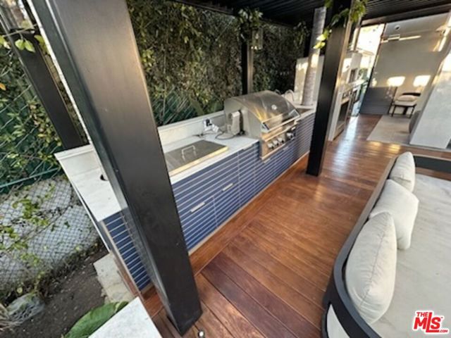 2717 Motor Avenue, Los Angeles CA: https://media.crmls.org/mediaz/00e8c4db-4341-42e7-b4d8-9ae3965eaa26.jpg