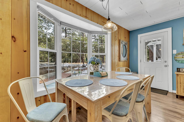 53125 Overlook Drive, Idyllwild CA: https://media.crmls.org/mediaz/00e9470a-6694-4c5a-8637-daf1a3a86462.jpg