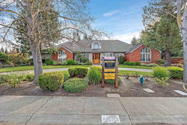 2215 Chardonnay Way, Livermore CA: https://media.crmls.org/mediaz/00e948ba-d51d-4625-9d17-aeb1ce6fed5f.jpg