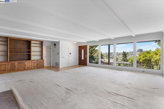 3491 Middleton Ave, Castro Valley CA: https://media.crmls.org/mediaz/00ea7a4b-a26e-4a4f-8f84-52e827b2d8e8.jpg