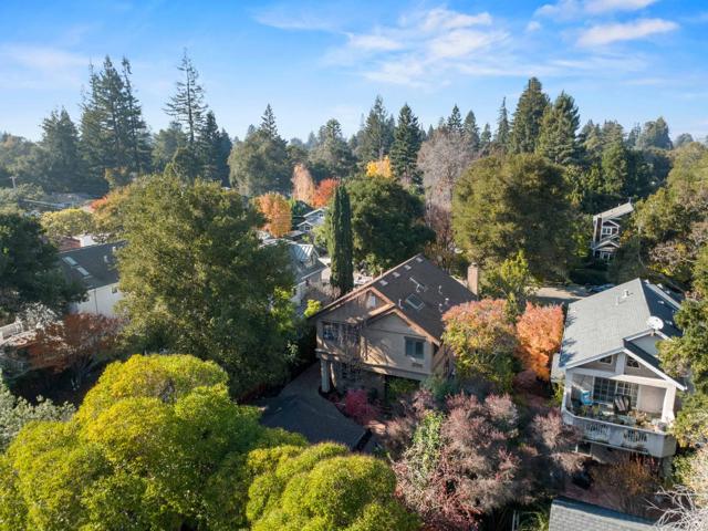 90 Walnut Avenue, Atherton CA: https://media.crmls.org/mediaz/00ea8876-9b3b-4ce8-aa4b-96e585523dae.jpg