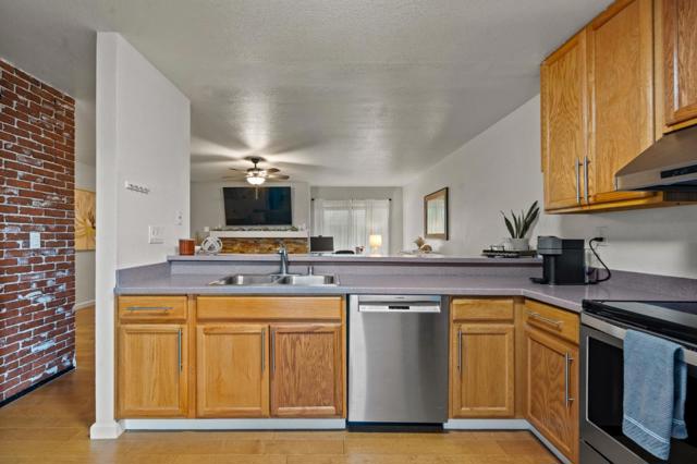 3095 Marina Drive, Marina CA: https://media.crmls.org/mediaz/00eb70b8-362b-496c-b99d-73a46c5972ea.jpg
