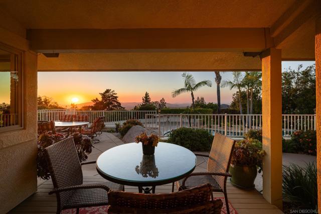13671 Orchard Gate Rd, Poway CA: https://media.crmls.org/mediaz/00eb9896-8a6c-4550-9082-4509d0d2f42a.jpg
