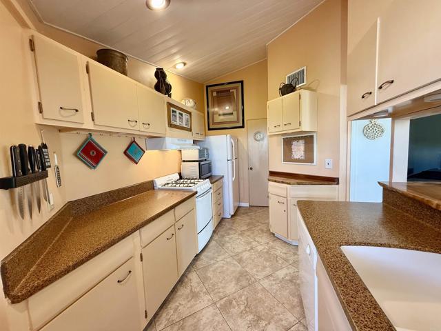 Detail Gallery Image 17 of 31 For 37800 Da Vall Dr, Rancho Mirage,  CA 92270 - 2 Beds | 2 Baths