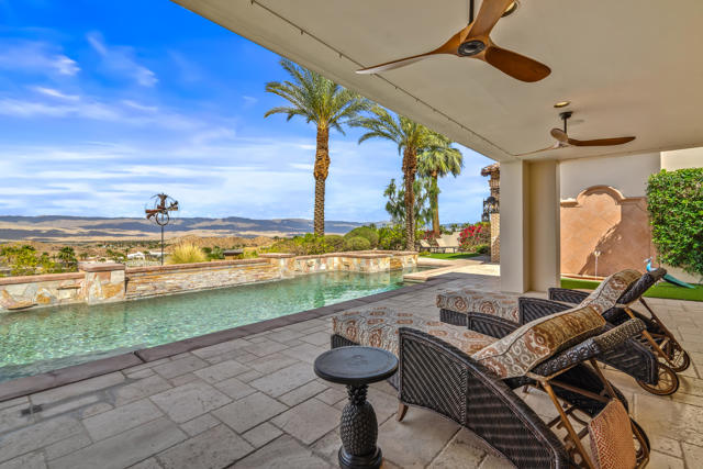 31 Hillcrest Drive, Rancho Mirage CA: https://media.crmls.org/mediaz/00ebfff9-da0c-41e9-9536-628e070fe8d7.jpg